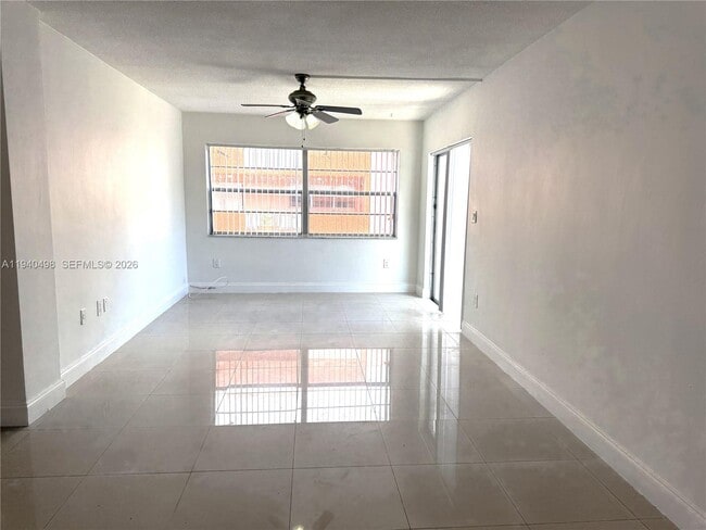 Foto del edificio - 495 NW 72nd Ave