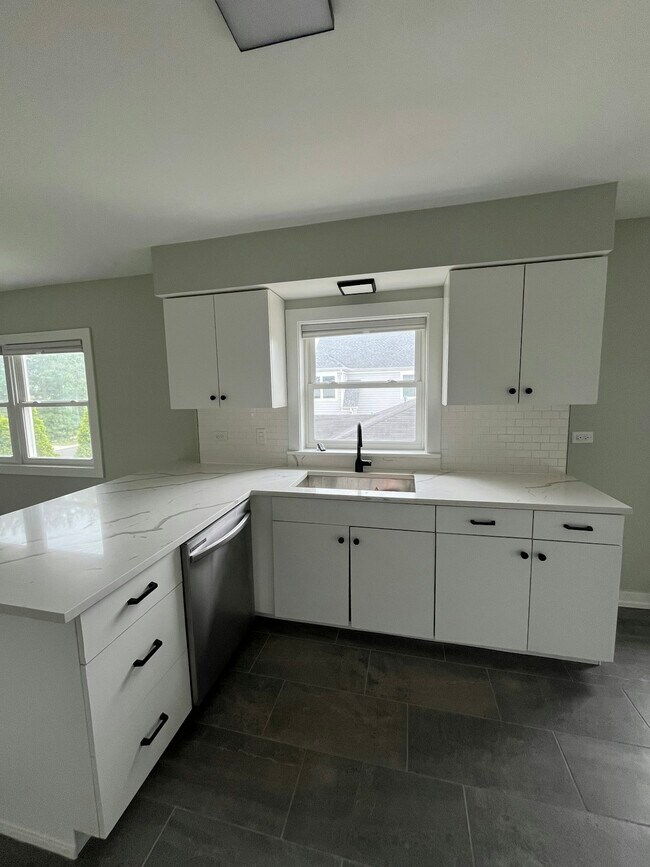 Foto del edificio - 278 N Oaklawn Ave