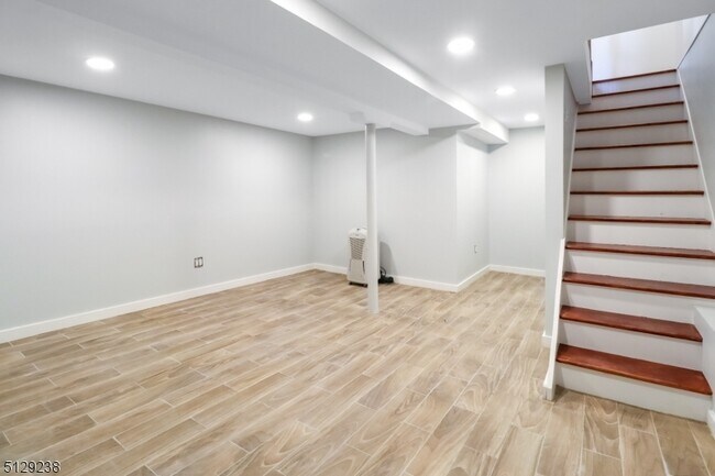 Building Photo - 38 Semel Ave