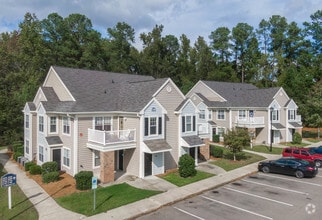 Building Photo - Hawthorne at the Pines