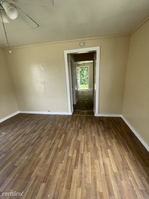 Building Photo - Studio, 1 bath House - New Ownership - Wes...