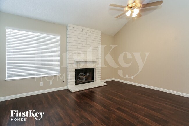 Foto del edificio - 6612 Wheelbarrow Peak Dr