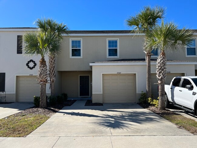 Welcome home! Super comfortable - 9947 Hound Chase Dr