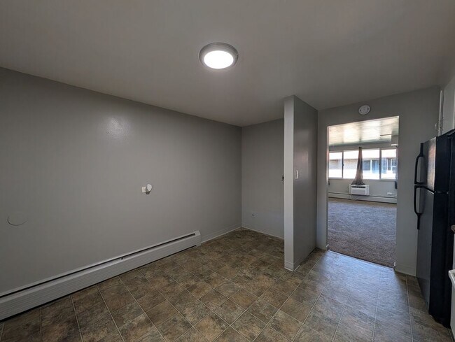 Building Photo - 1741 Clinton St