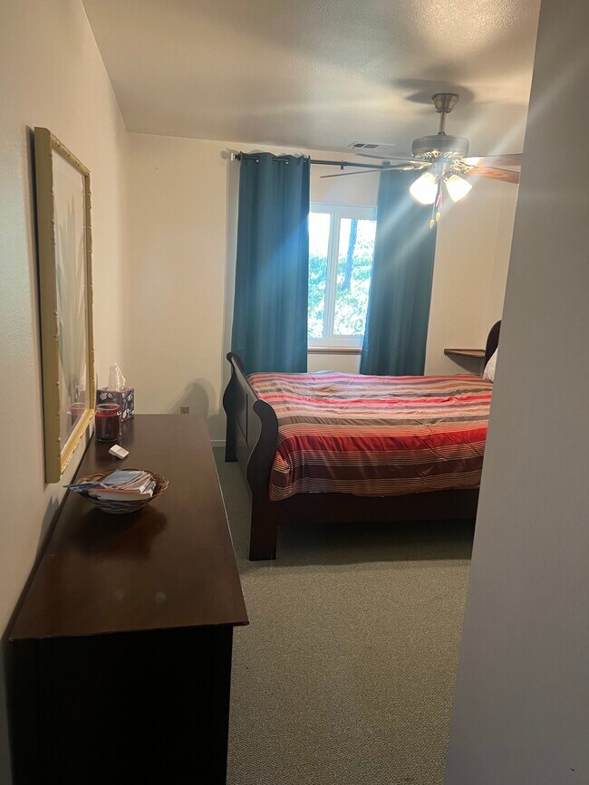 22241 Amberwood Ct Unit Apartment, Tehachapi, CA 93561 Apartments in