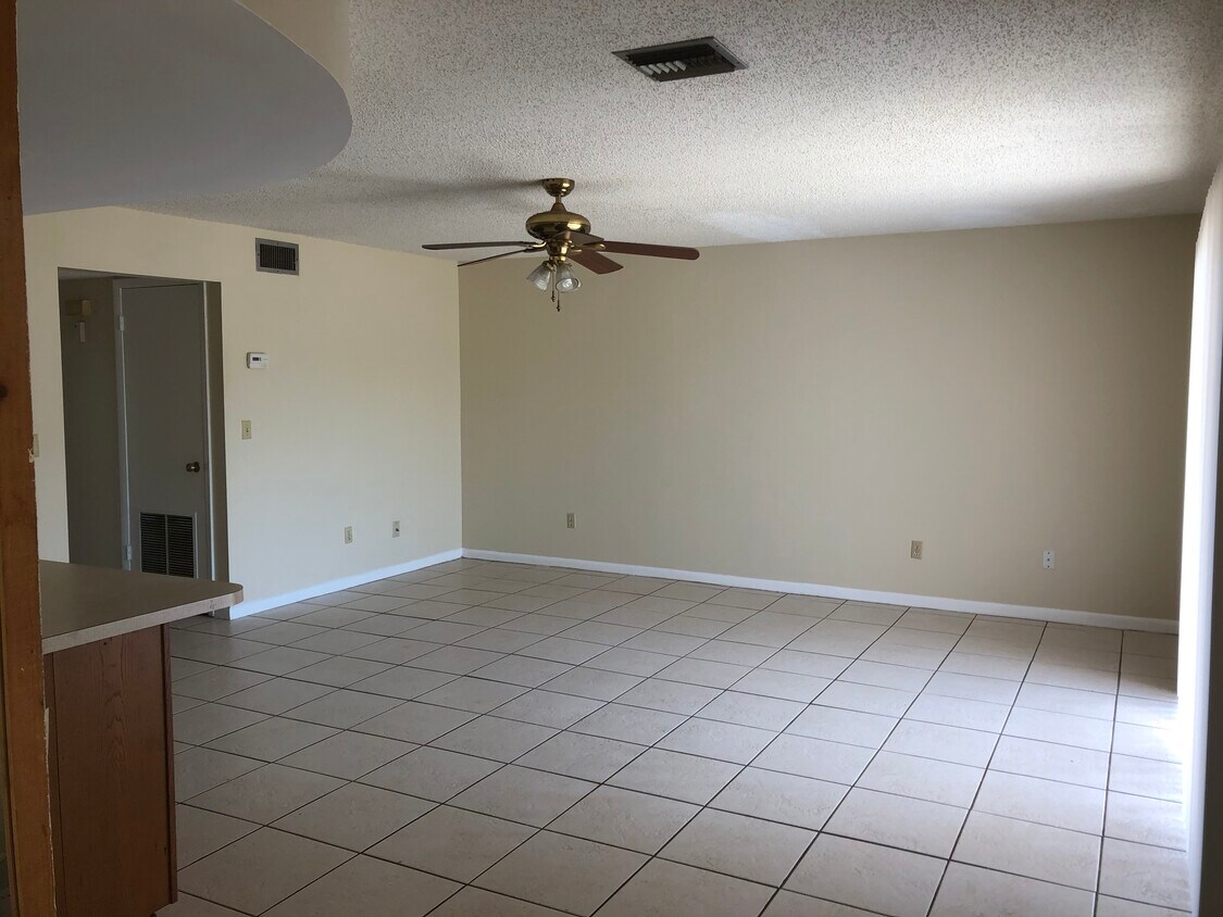 1340 Carlton Ct Unit 202, Fort Pierce, FL 34949 Condo for Rent in Fort Pierce, FL