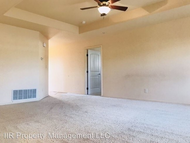 Building Photo - 3 br, 2 bath House - 1915 Clover Lane