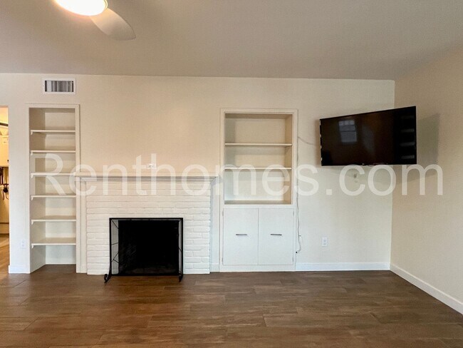 Building Photo - Mission Hills, 4120 Palmetto Wy, Dual Pane...