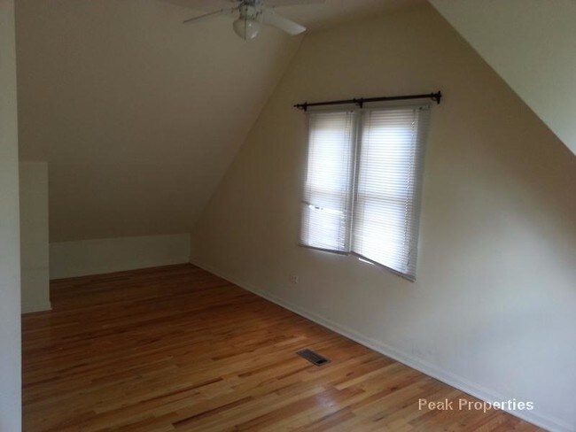Building Photo - 2056 N Leavitt St