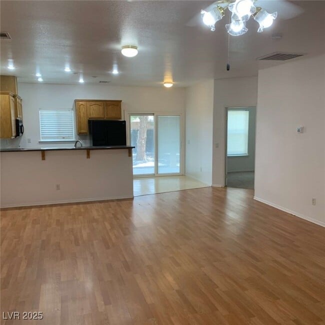 Building Photo - 530 Bourbon St