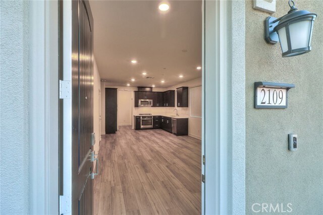 Building Photo - 2109 Crescent Moon