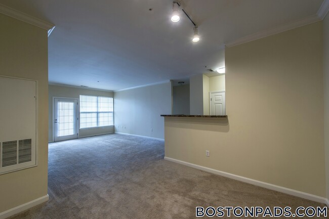 Building Photo - 311 Lowell St