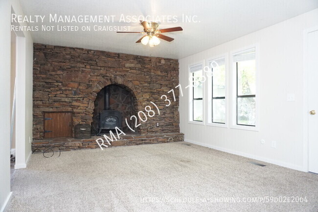 Foto del edificio - 2 Bedroom Home in NW Boise off Gary Ln & S...