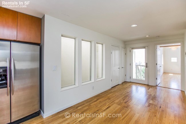 Building Photo - 887 Rhode Island St