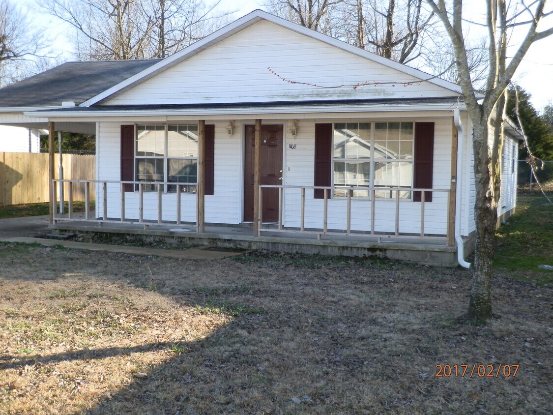 1108 Roberts Dr, Paragould, AR 72450 House for Rent in Paragould, AR