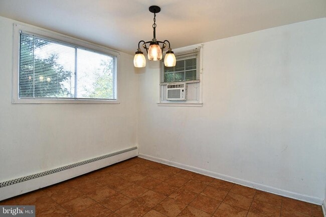 Building Photo - 14105 Robinson Ct