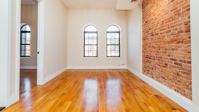 Foto del edificio - 435 Menahan St