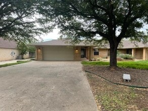 Building Photo - 609 Williamsburg Ct
