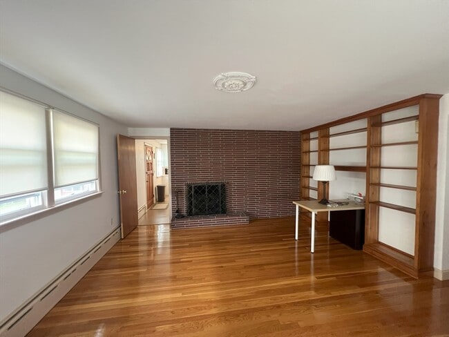 Foto del edificio - 18 Cresthill Rd
