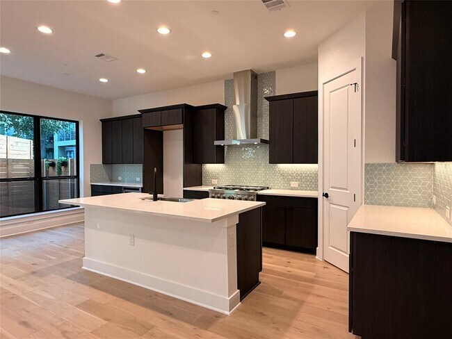 Foto del edificio - 2707 Dulce Ln