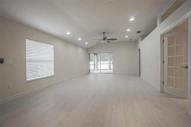 Building Photo - 31912 Turkeyhill Dr