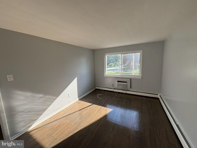 Building Photo - 602 Yeadon Ave