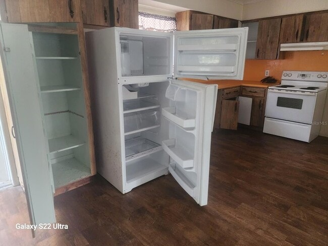 Building Photo - 1817 Los Pinos Rd