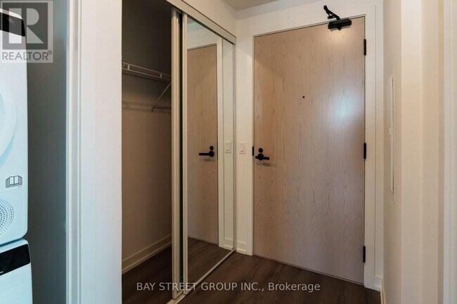 Photo du bâtiment - 28 Interchange Wy