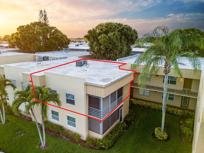 Foto del edificio - 509 Capri Dr