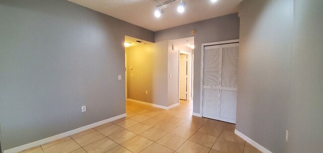 Building Photo - 2-Bedroom, 2-Bathroom Condo with One car G...