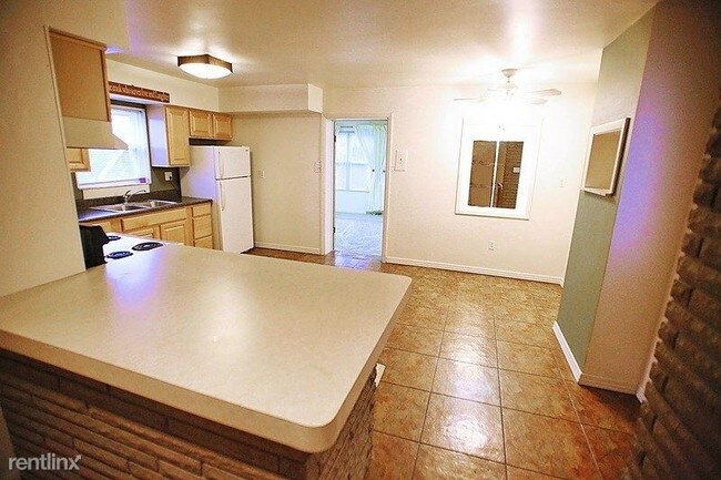Building Photo - 2 br, 1 bath Apartment - 190 Noble Avenue 1