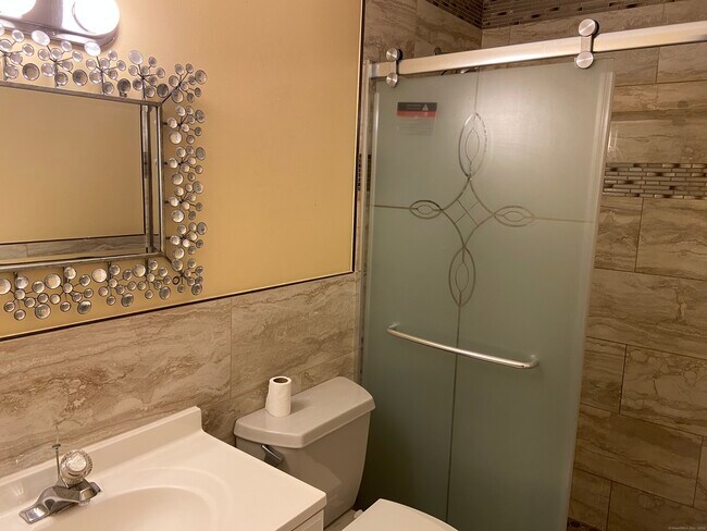 Foto del edificio - 50 Silver Ln