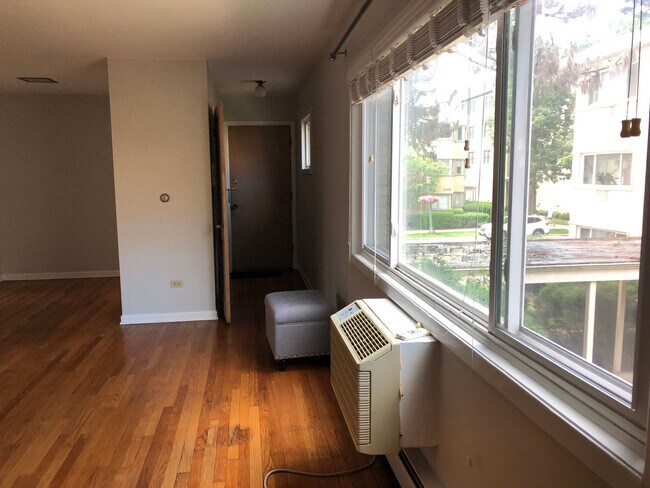 Foto del edificio - 1116 Greenleaf Ave