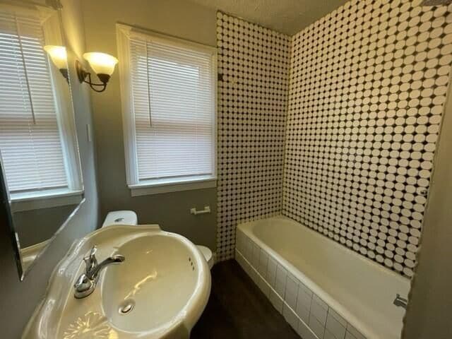 Foto del edificio - 4301 Tyler St