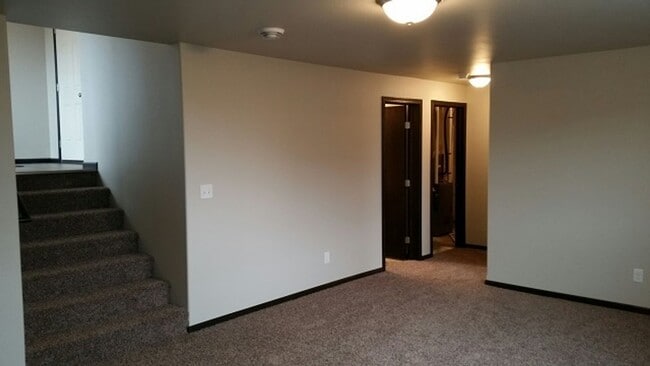 Building Photo - 4 Bed 3 Bath Single Family Home Available ...