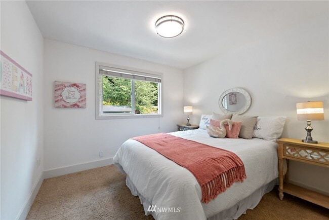 Building Photo - 11058 NE 33rd Pl