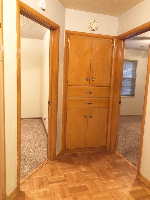 Foto del edificio - 3 Bed/1 Bath Mid-Century Ranch minutes from Midwest City High School - Refrigerator Included