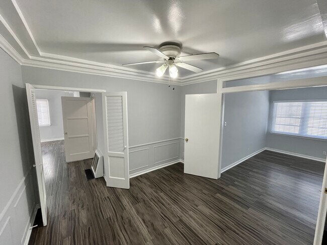 Building Photo - 1150 S Cochran Ave