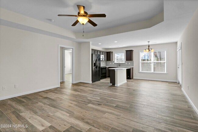 Foto del edificio - 1265 Dunlop Dr NE