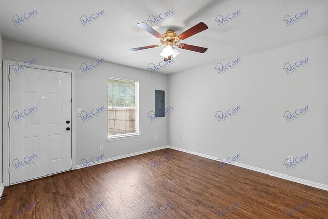 Building Photo - 3108 Lincoln Ave