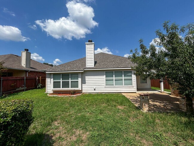 Foto del edificio - Spacious 3/2 house in Summerlyn Subdivisio...