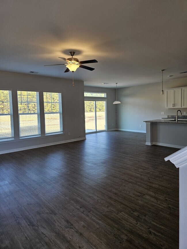 Foto del edificio - 200 Justify Ave