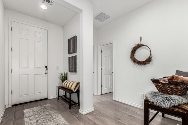 Foto del edificio - Luxury 2BR + Den Townhome in Amenity-Packed Community - Encanterra