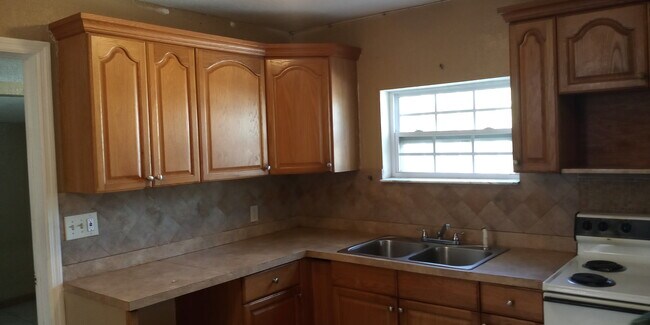 Foto del edificio - 2844 NW 22nd Ct