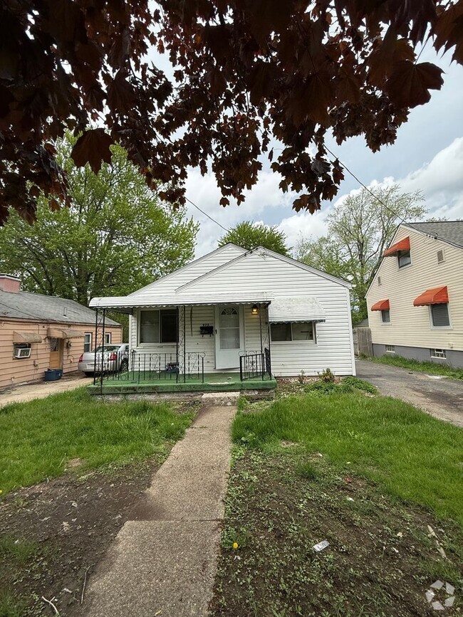 Building Photo - 975 Clifford Ave