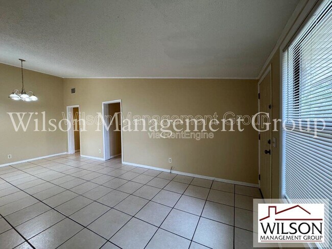 Foto del edificio - 359 Chaucer Ct