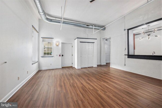 Building Photo - 541 Washington Ave