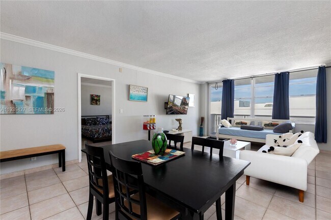 Building Photo - 3725 S Ocean Dr