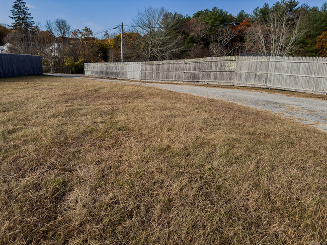 Building Photo - 1148 Plainfield Pike