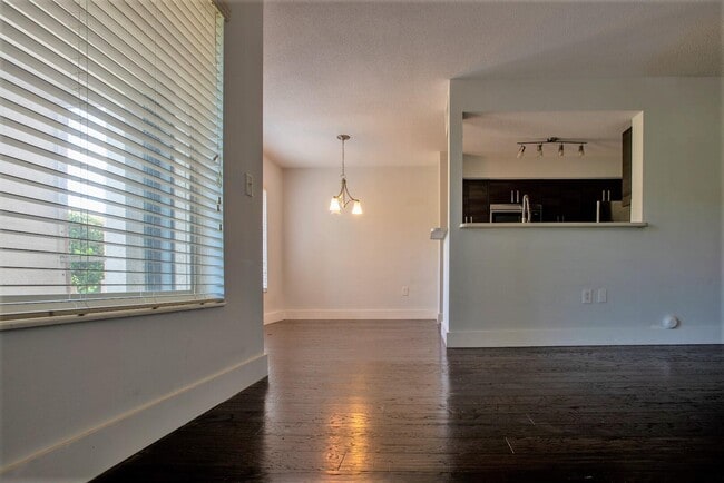 Building Photo - 815 Boynton Beach Blvd